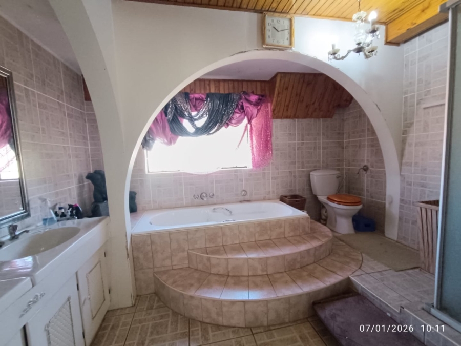 5 Bedroom Property for Sale in Wilkeville North West